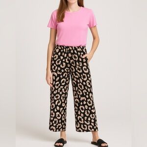 H&M Woman's Cropped Animal Print Pants‎ Wide Leg Size Medium